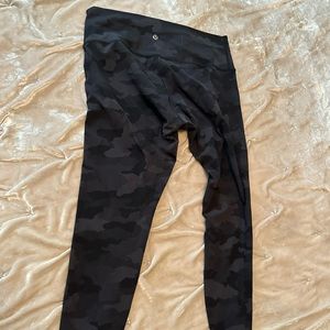 Lululemon Black/Grey Camo Align 28 Leggings